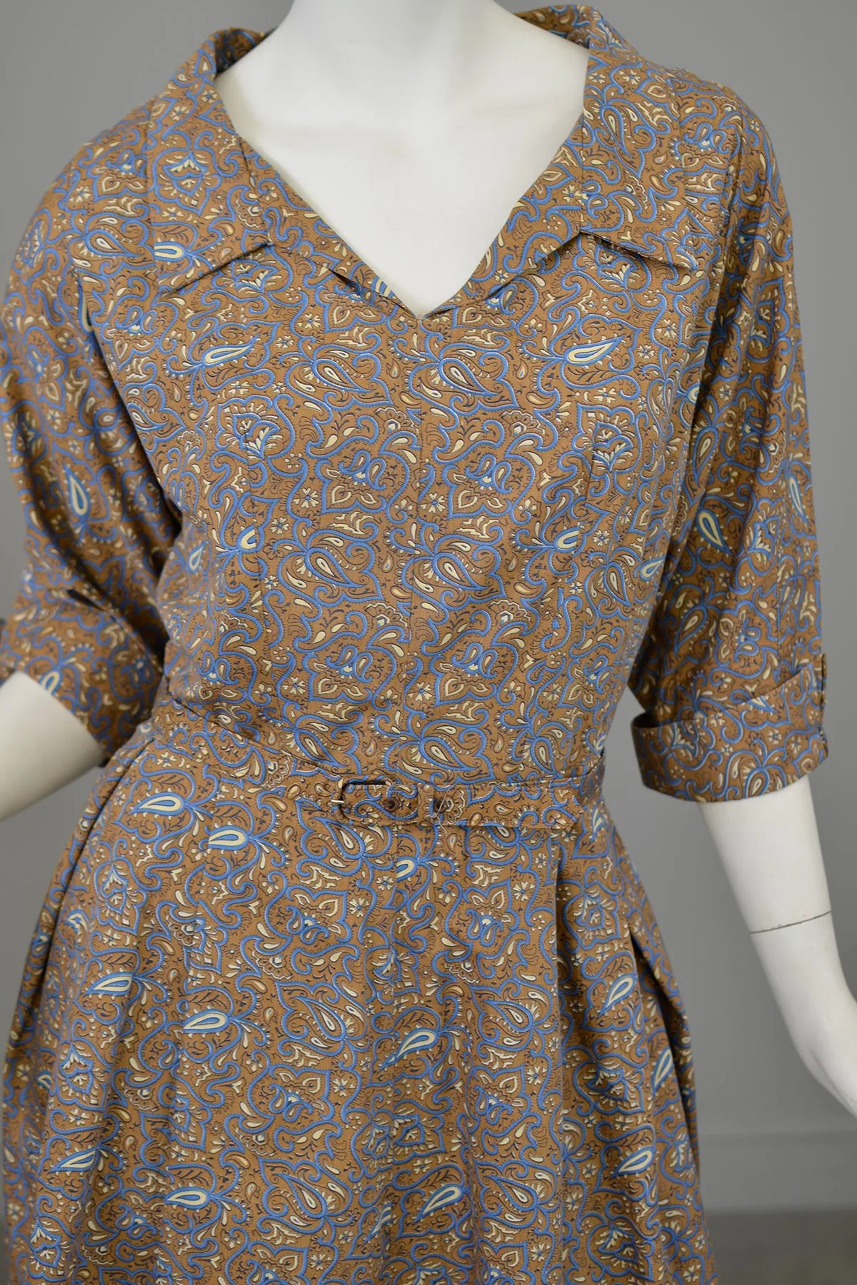 1940s early 50s Floral Paisley Novelty Print Dress | Vintage Working Girl Office Dress