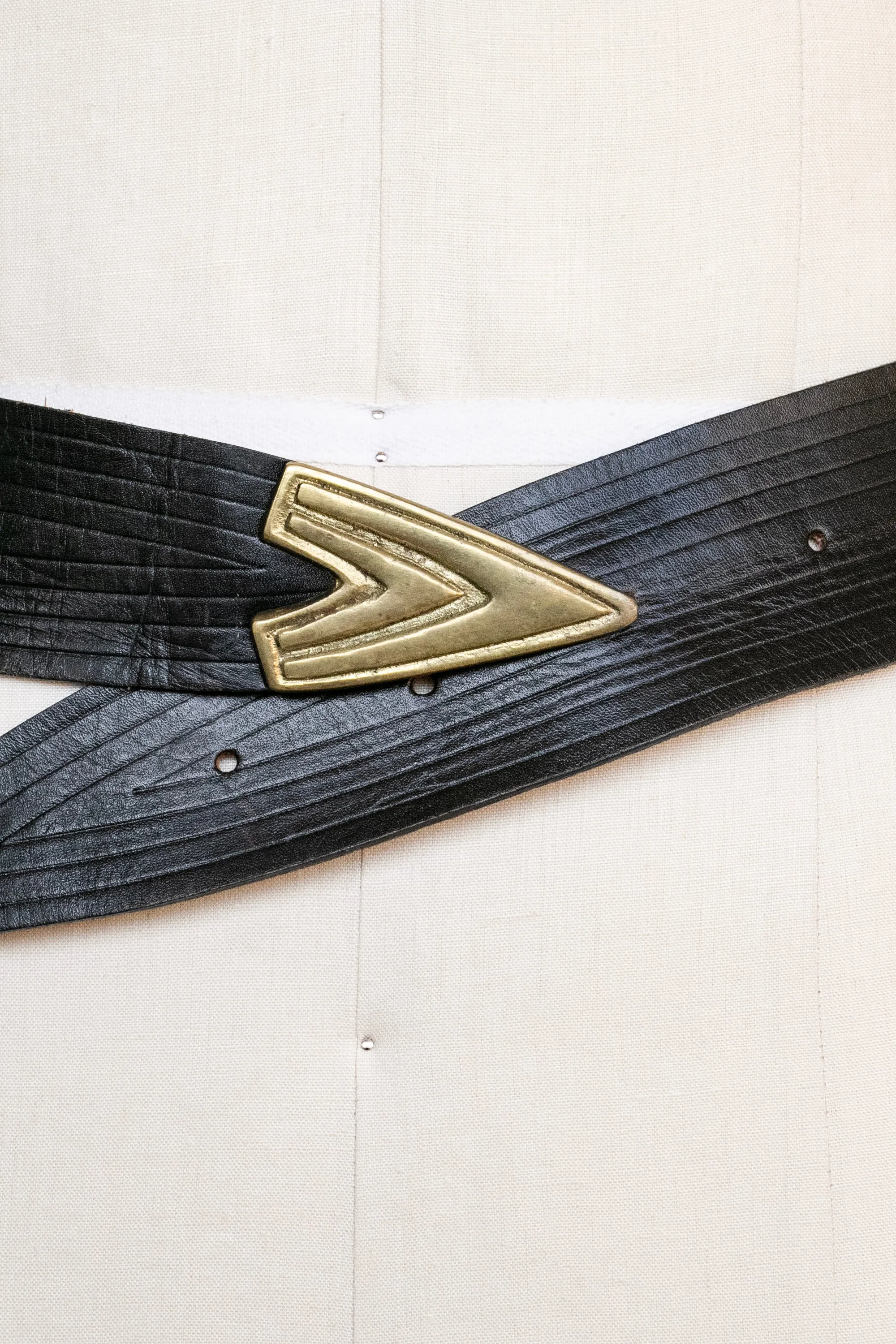 1970s Waist Cinch Belt Leather Brass Buckle M