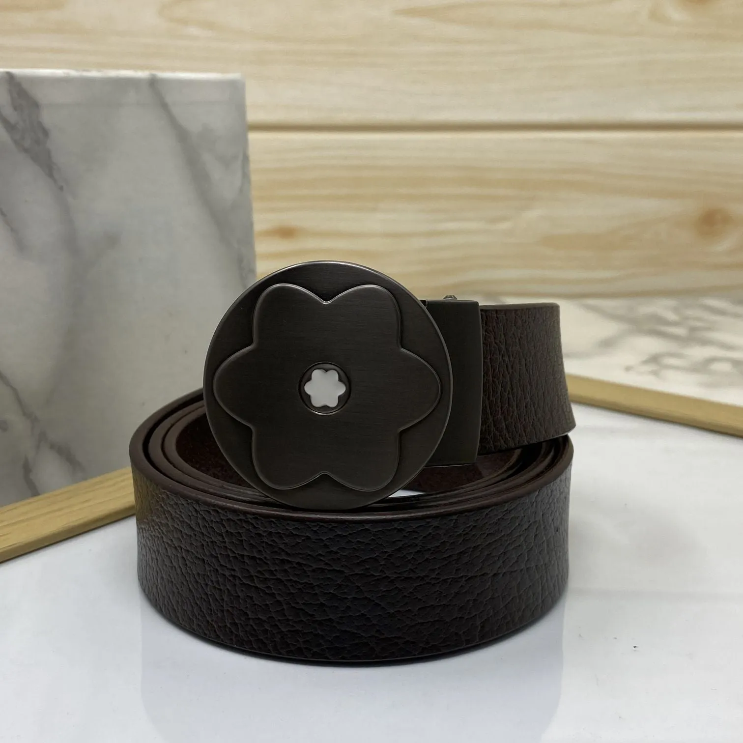 Flower Pattern Round Pin Buckle Leather Belt For Men-JonasParamount