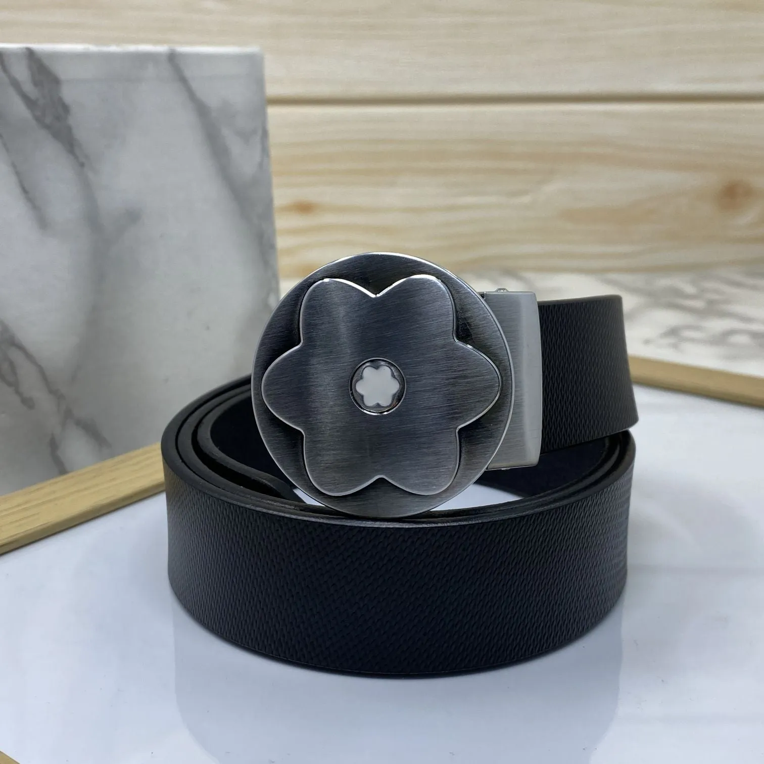 Flower Pattern Round Pin Buckle Leather Belt For Men-JonasParamount