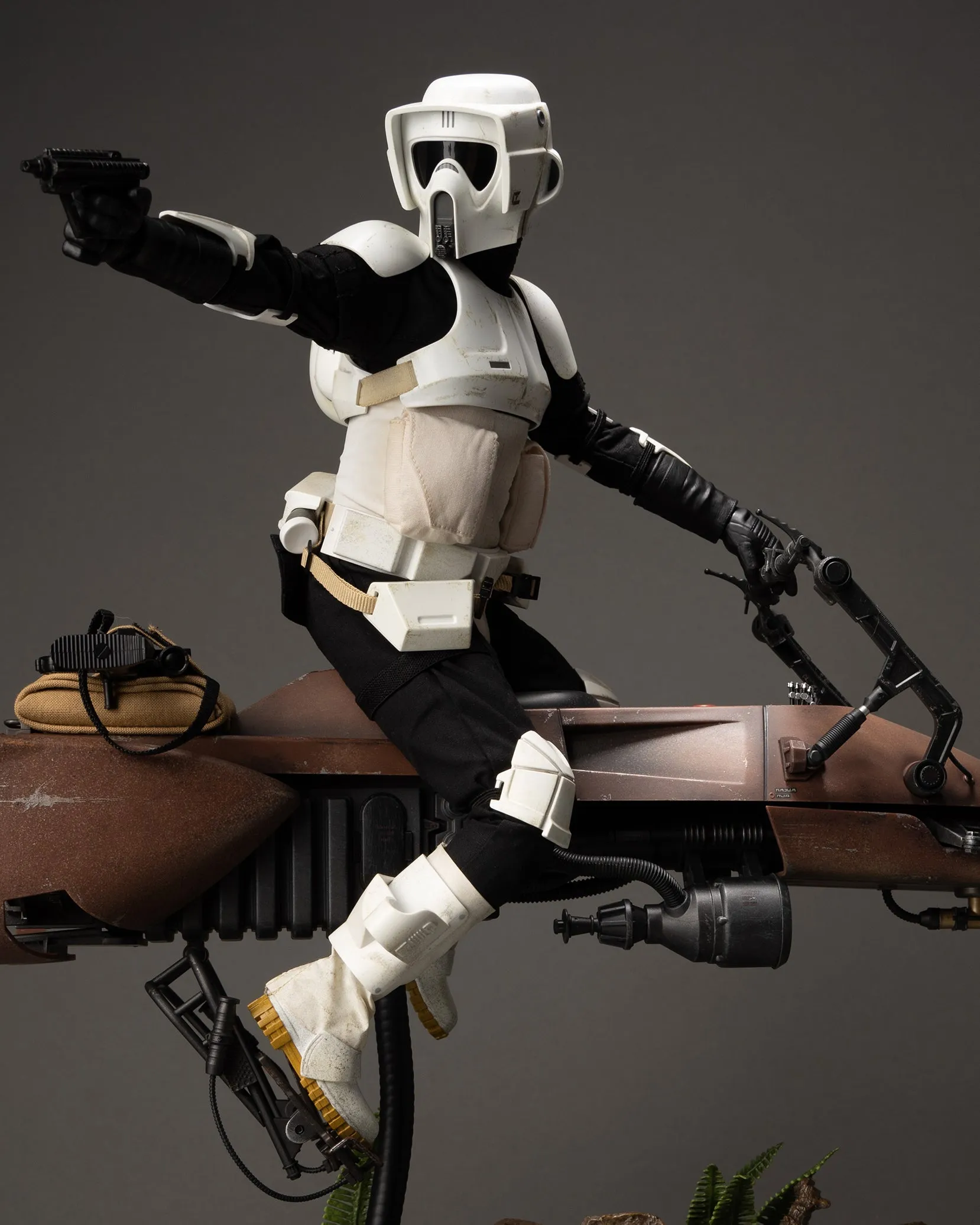 Hot toys MMS612 Star Wars Return of the Jedi Scout Trooper and Speeder Bike