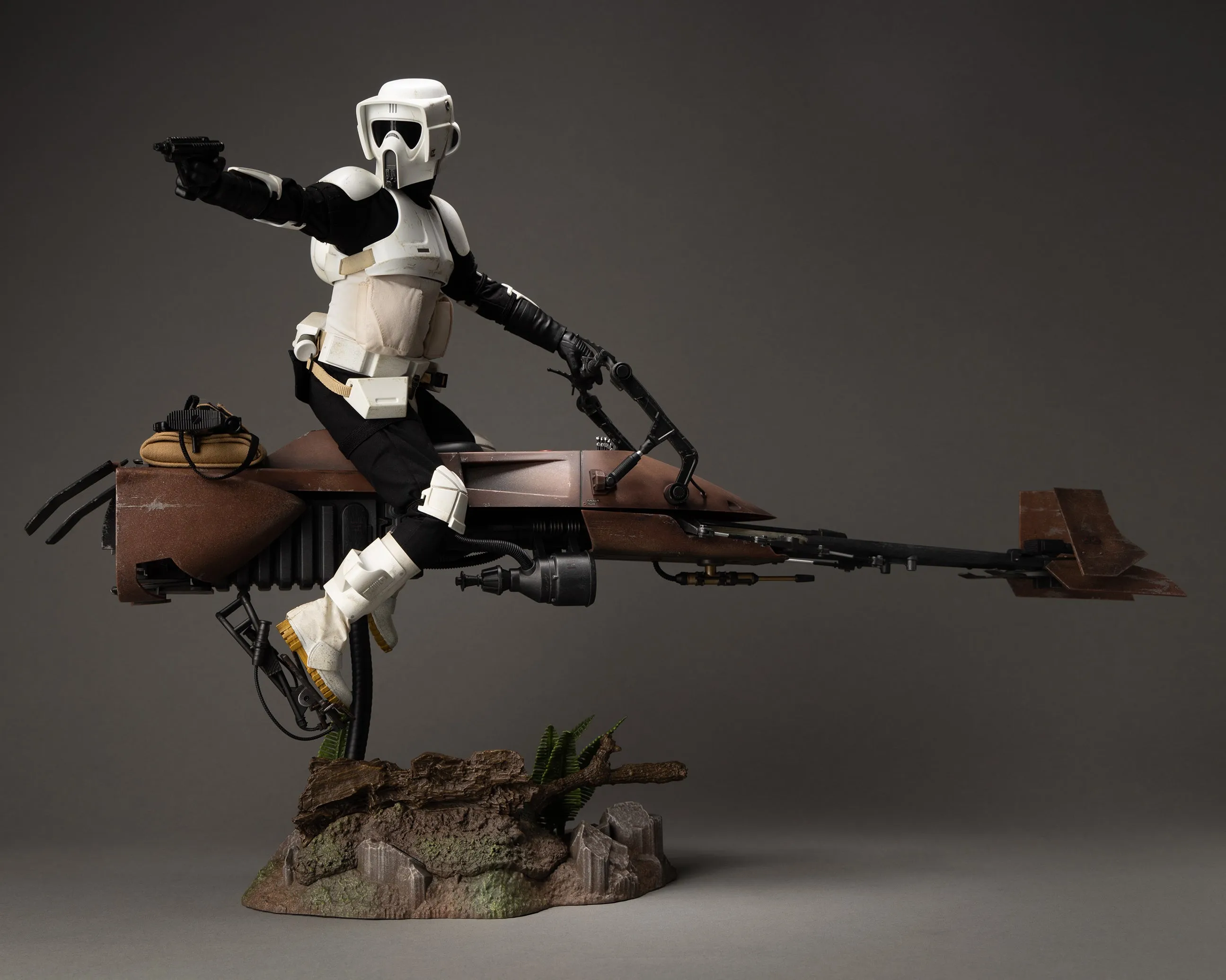 Hot toys MMS612 Star Wars Return of the Jedi Scout Trooper and Speeder Bike