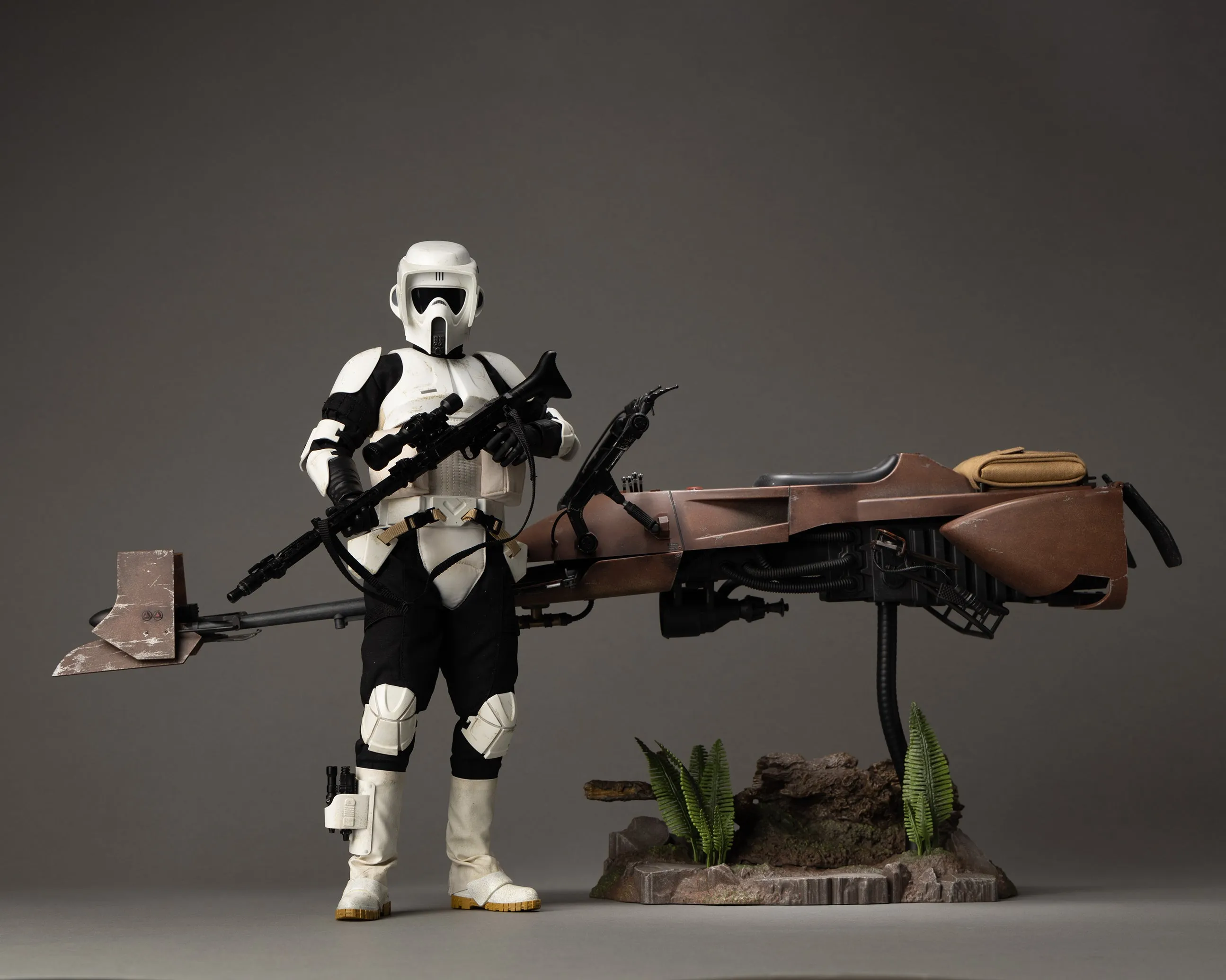 Hot toys MMS612 Star Wars Return of the Jedi Scout Trooper and Speeder Bike