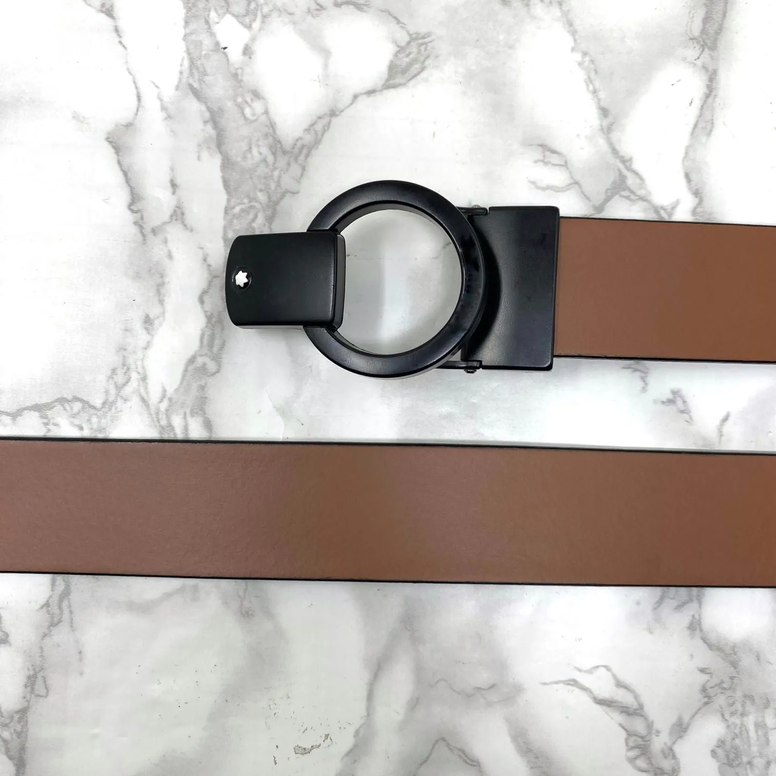 Round Lock Pattern Pressing Buckle With Leather Strap-JonasParamount