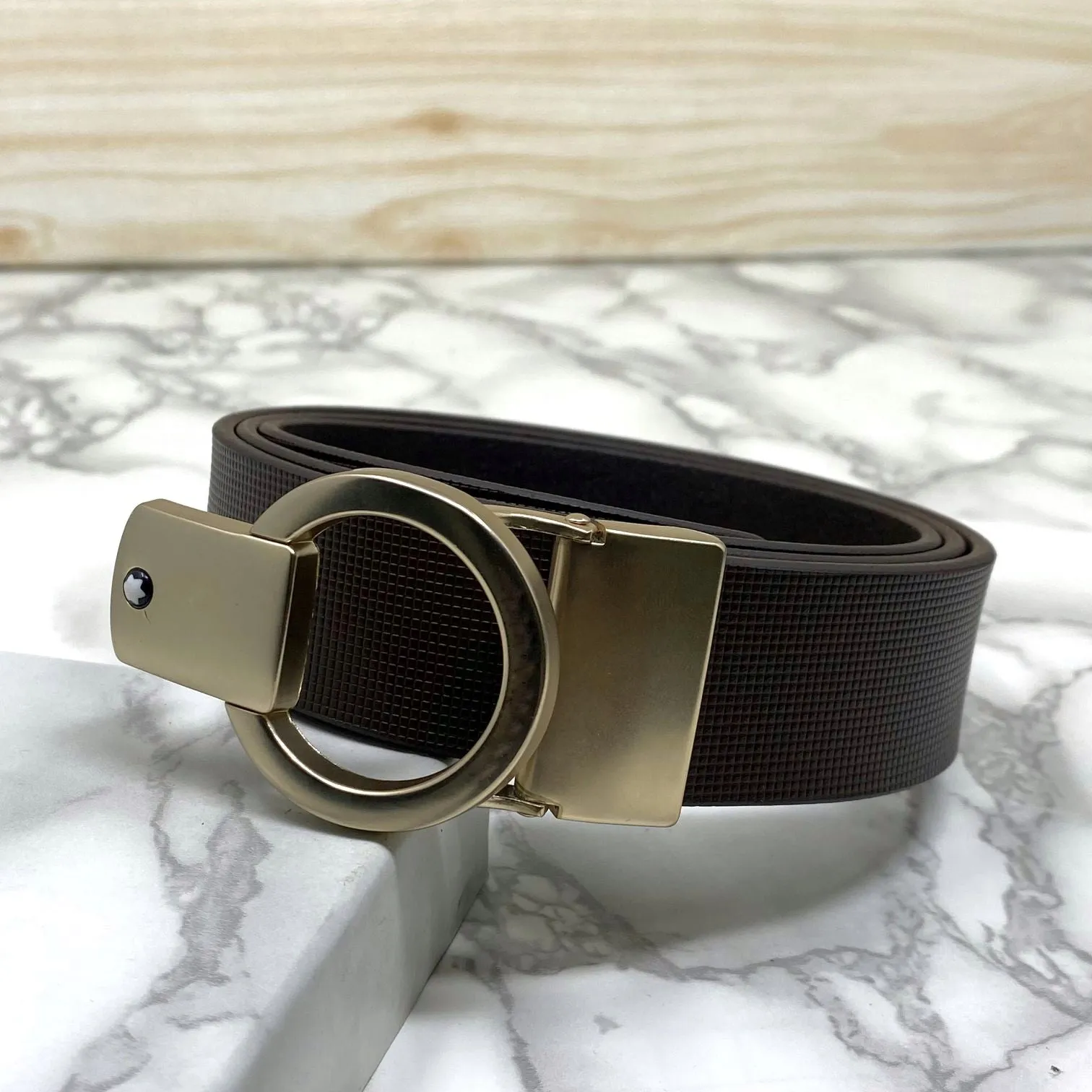 Round Lock Pattern Pressing Buckle With Leather Strap-JonasParamount