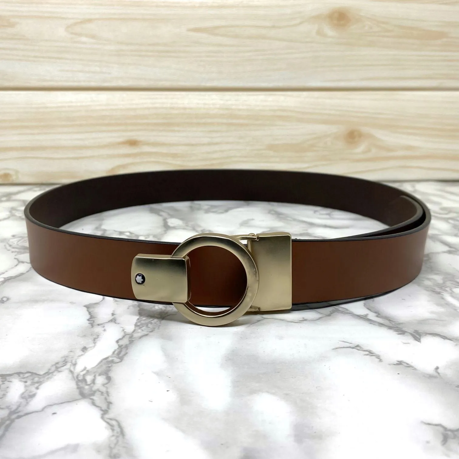 Round Lock Pattern Pressing Buckle With Leather Strap-JonasParamount